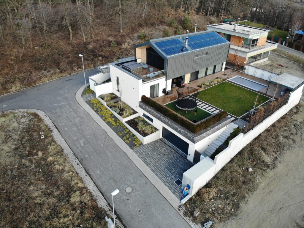 O nás 13